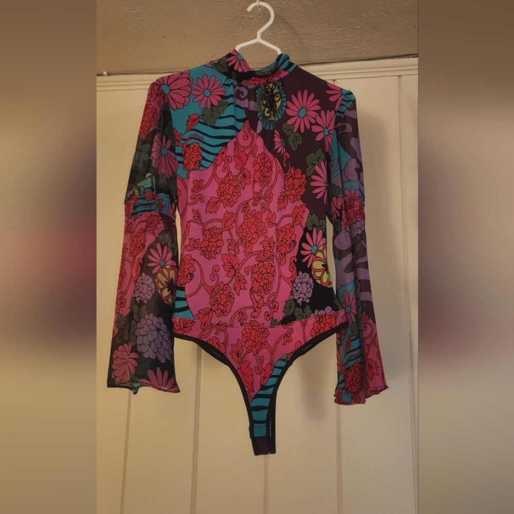 Bisou Bisou Retro Floral Long Sleeve Bodysuit, Medium
